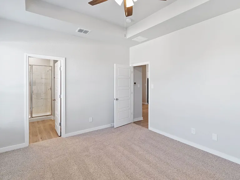 240 Nespral Dr — Photo 17