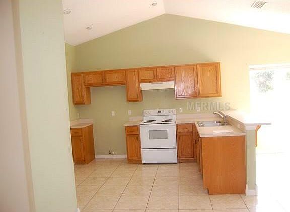 4th image of 448 Lark Ct