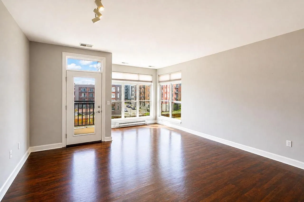 2 bed, 2.0 bath, 1269 sqft, $2,395 — Photo 2