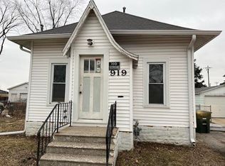 919 Conger St, Waterloo, IA 50703