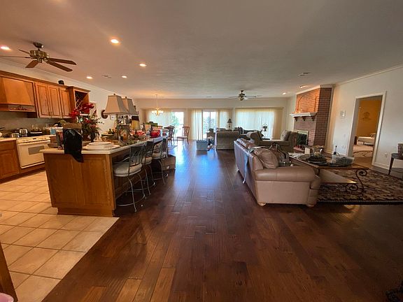 5th image of 2241 Fairway Dr