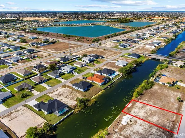 704 NW 9th St, Cape Coral, FL 33993