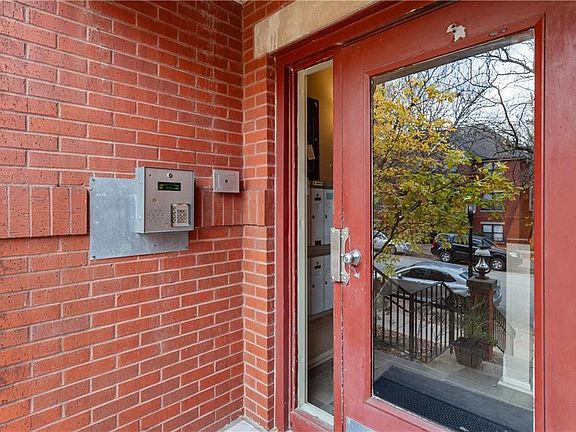 2nd image of 920 Washington St APT 303