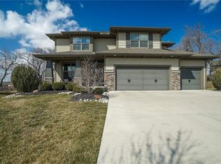 12518 S Sunray Dr, Olathe, KS 66061