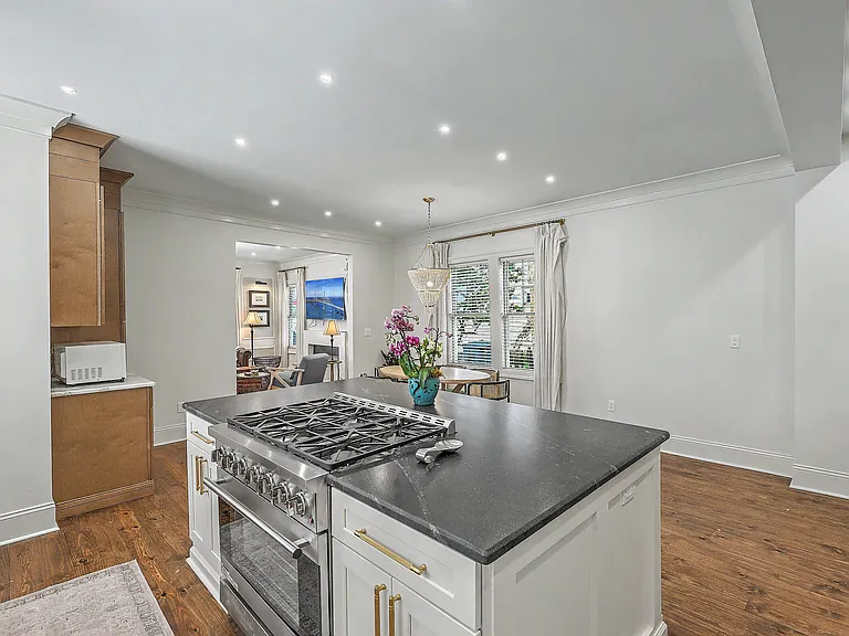 75 Smith St — Photo 12