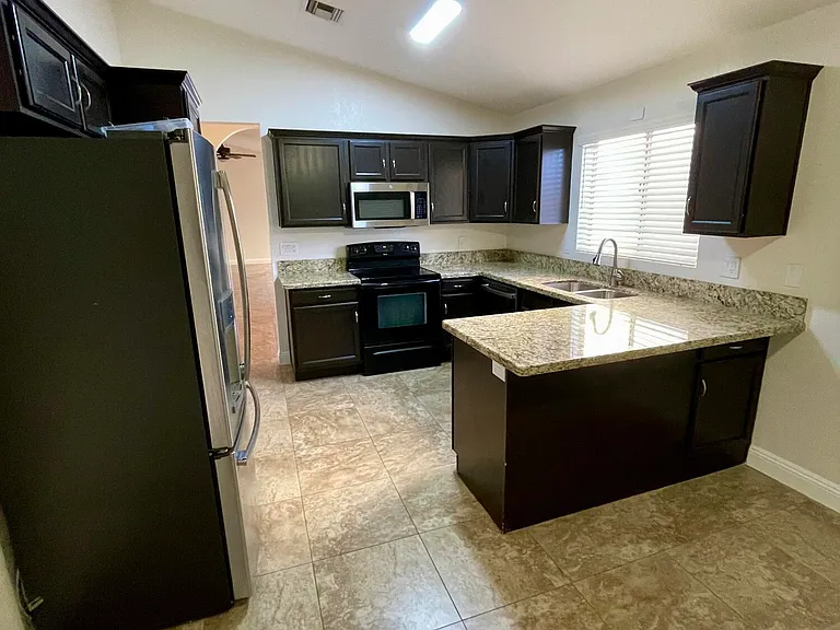 3056 E Siesta Ln — Photo 5
