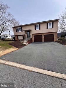 806 E Paoli St, Allentown, PA, 18103