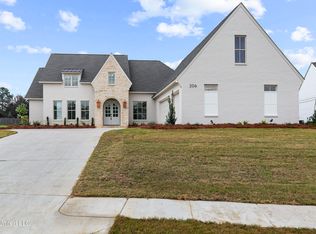 206 Parke Dr, Ridgeland, MS 39157