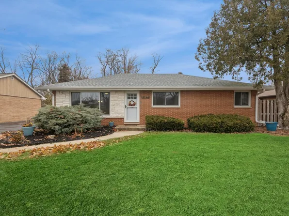 24874 W Lakeview Dr, Lake Villa, IL 60046