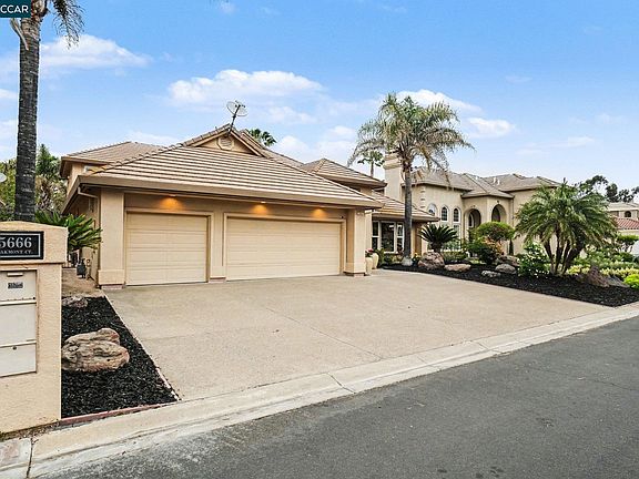 4th image of 5666 Oakmont Ct