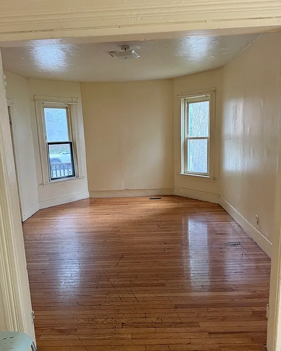 66 Florence St #1