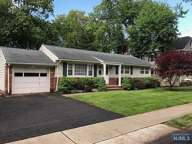 1st image of 142 Highland Ave