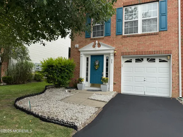 21 Abby Road, Farmingdale, NJ 07727