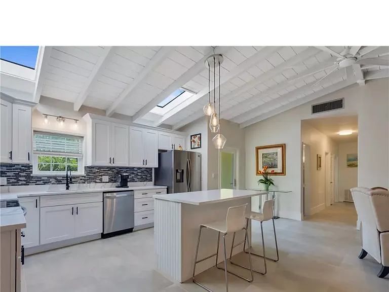 618 Holly Rd — Photo 18