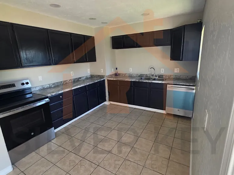 5306 NW Elm Ave — Photo 5