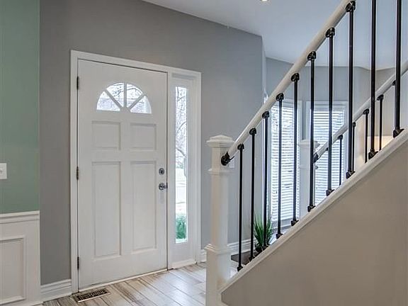 3rd image of 4808 N 135th St