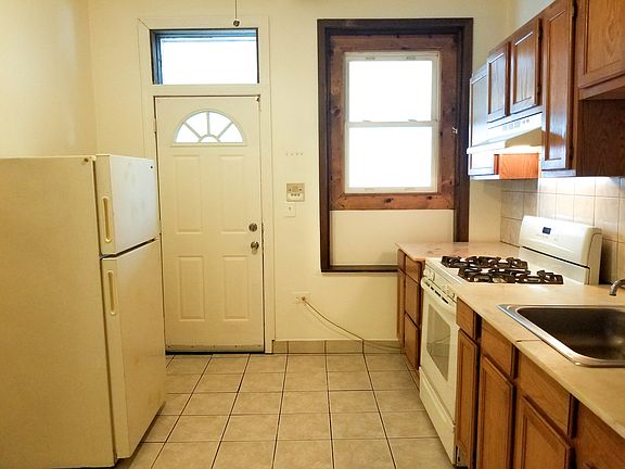 3rd image of 3133 W Augusta Blvd #3R