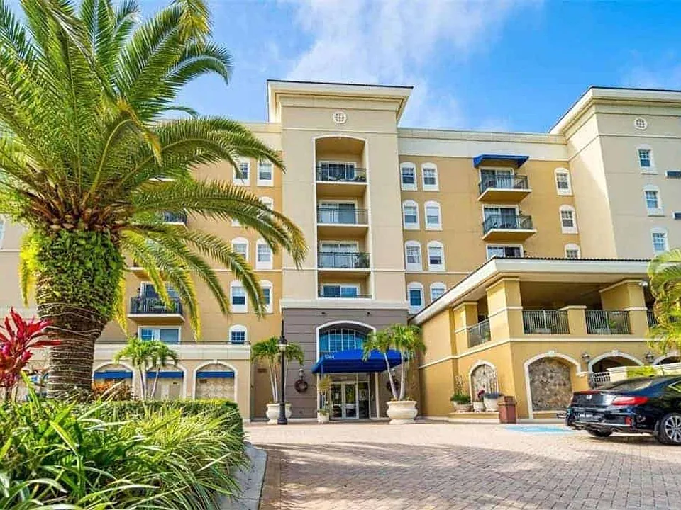 1064 N Tamiami Trl #1606