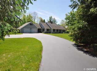 1106 Hunters Run, Victor, NY 14564