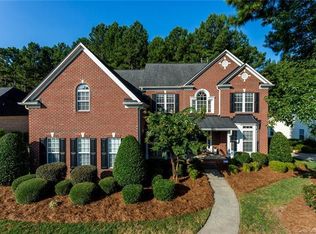 208 Village Glen Way, Mount Holly, NC 28120