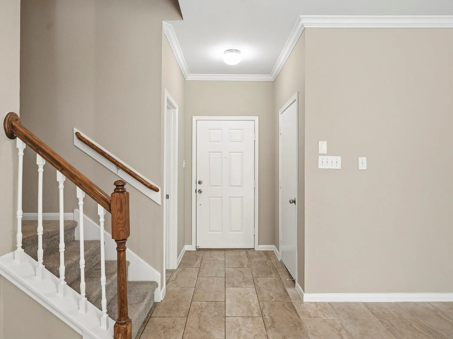 3 bed, 2.5 bath, 1620 sqft, $1,900 — Photo 4