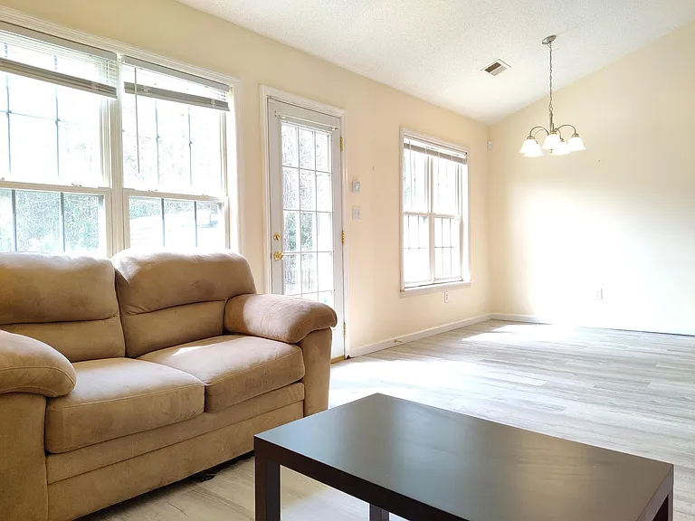 530 Lake Park Dr — Photo 8