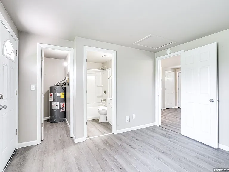 1031 Hunt Ave — Photo 5