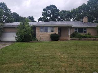 83 Conklin Ave, Wyandanch, NY 11798