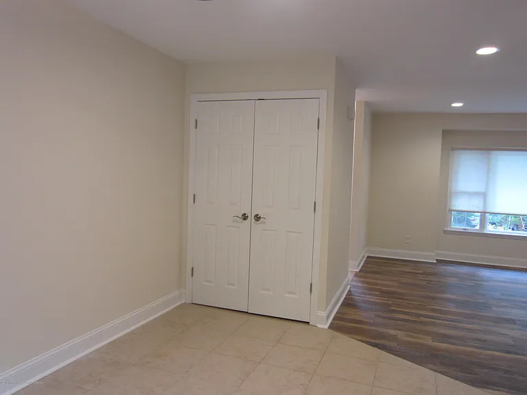 22 Lasatta Ave #2B — Photo 7