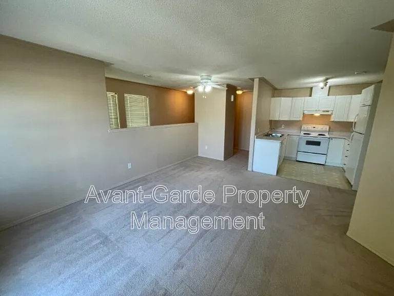 4405 37th St #13 — Photo 4