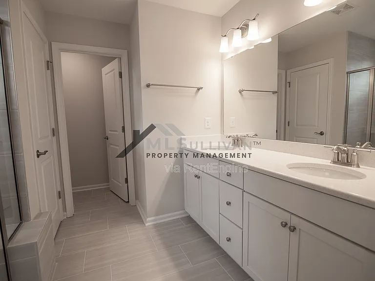 1010 Crater Lake Way — Photo 36