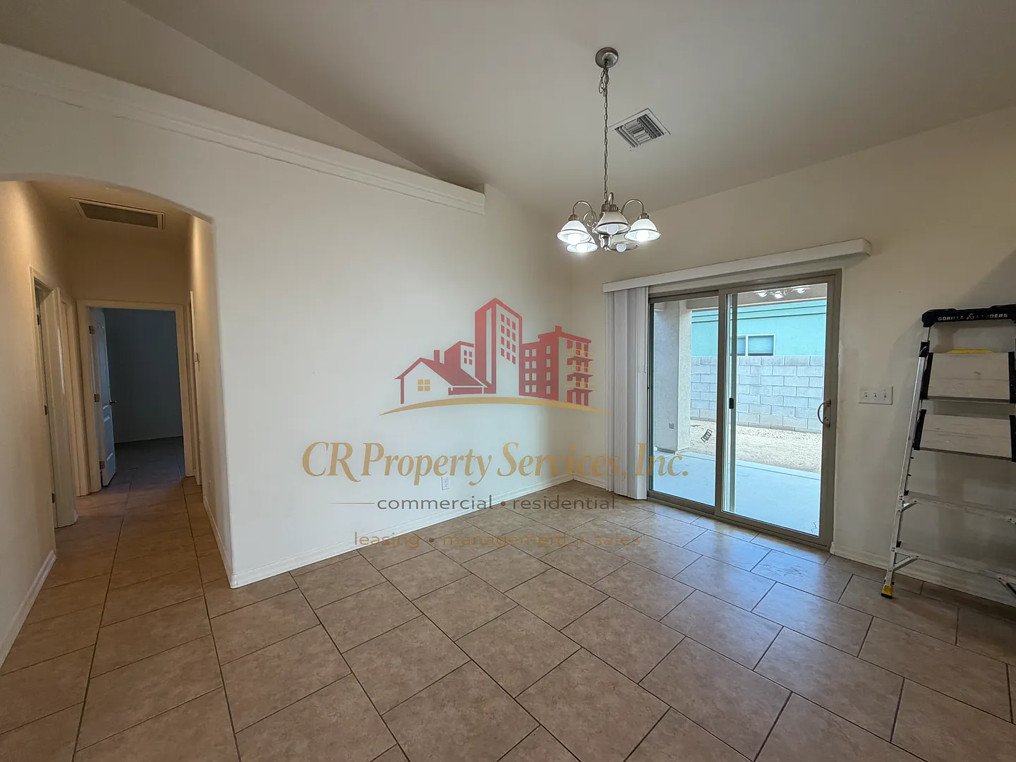 Beautiful 3 Bed, 2 Bath Home with RV Gate Access — Photo 4