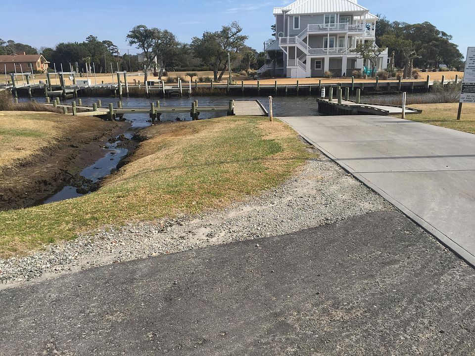 2nd image of 303 Bonita Street N