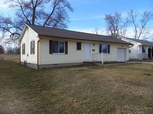 1011 N Fair St, Olney, IL 62450
