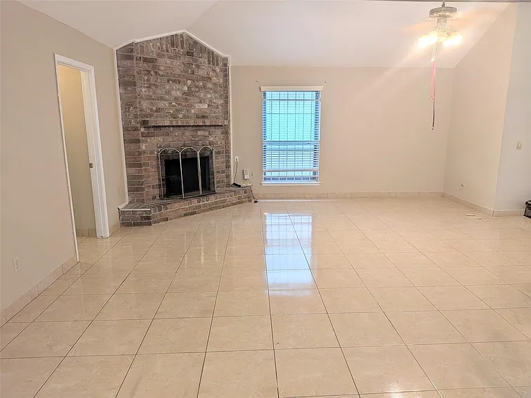 6223 Gladewell Dr — Photo 1