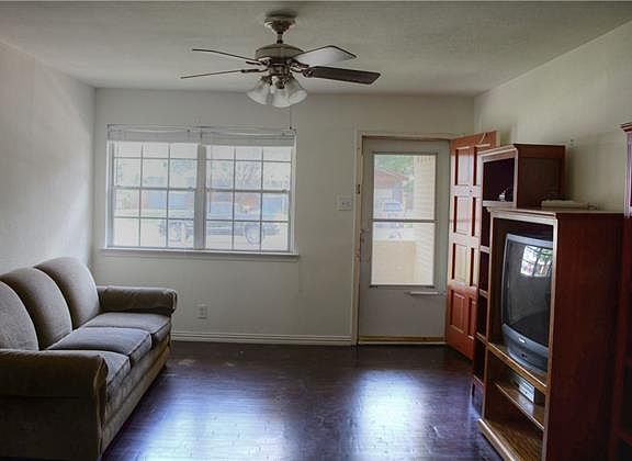 4th image of 3011 Candlewick Ln
