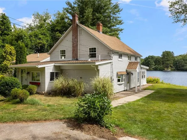 25 Willow Dr, Hope Valley, RI 02832