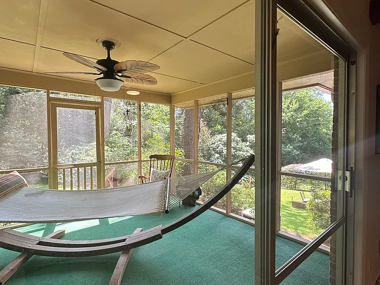 804 Valley View St — Photo 52