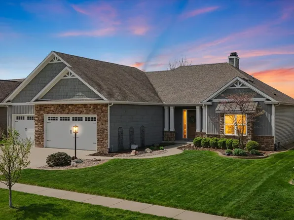 405 Denton Dr, Savoy, IL 61874