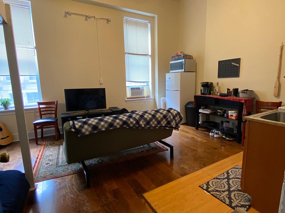 1st image of 2123 Walnut St APT 3F
