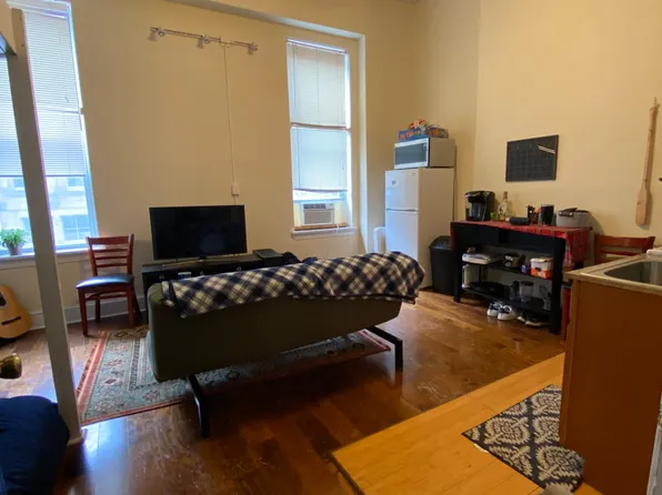 2123 Walnut St APT 3F, Philadelphia, PA 19103
