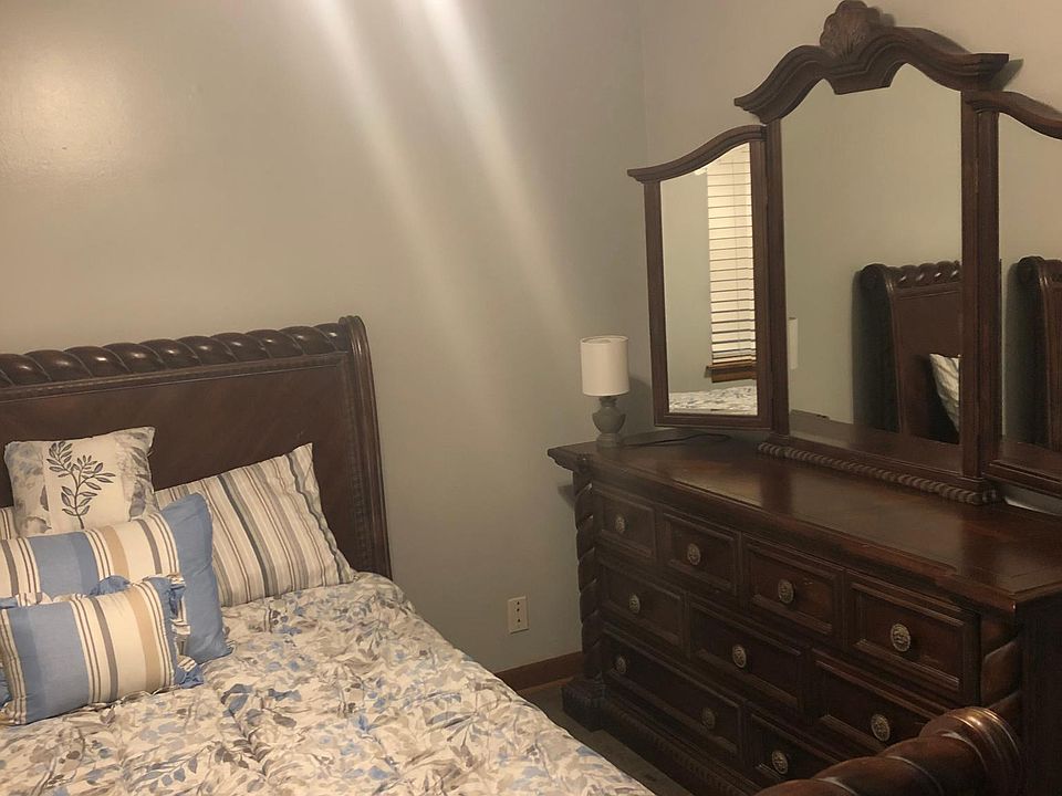 2nd image of 3705 Chesapeake Dr