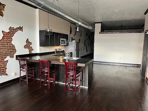 5th image of 8 E Main St #202