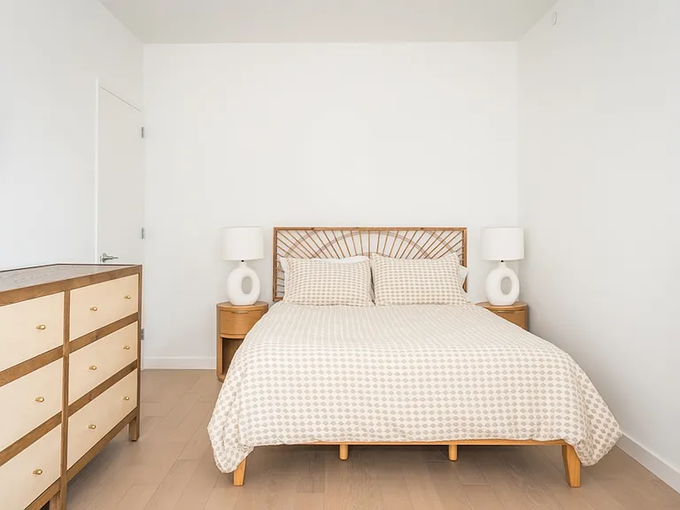 975 Nostrand Ave #909 — Photo 3