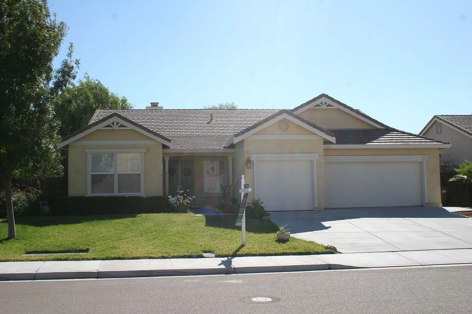 5047 Heacock Way photo 1