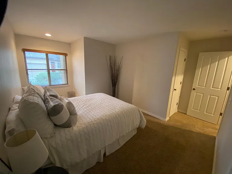 826 E Riverpark Ln — Photo 10