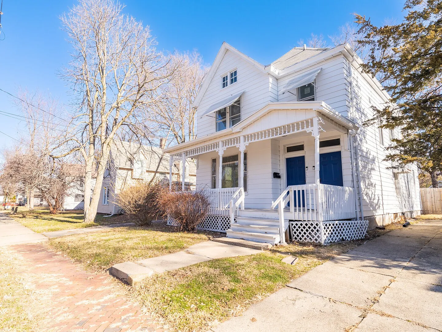 Newly Renovated 2BR/ 2BA Home Near Bradley University — Photo 2