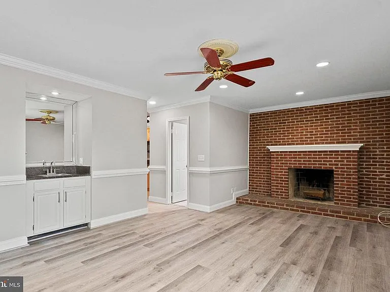 8251 Clifton Farm Ct — Photo 39