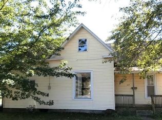 613 W Blackwood St, Sullivan, IL 61951