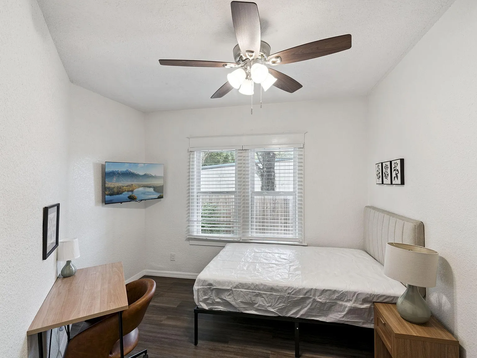 4 bed, 2.0 bath, 2540 sqft, $966 — Photo 2